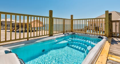 Island Escape - Gulf Access And Pet Friendly - Plus Amazing Views From The Crows Nest! 5 Bedroom Home by RedAwning