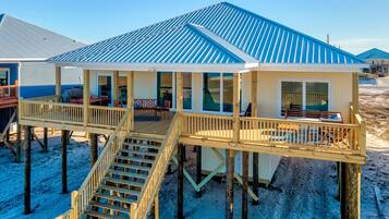 House, 5 Bedrooms | Exterior