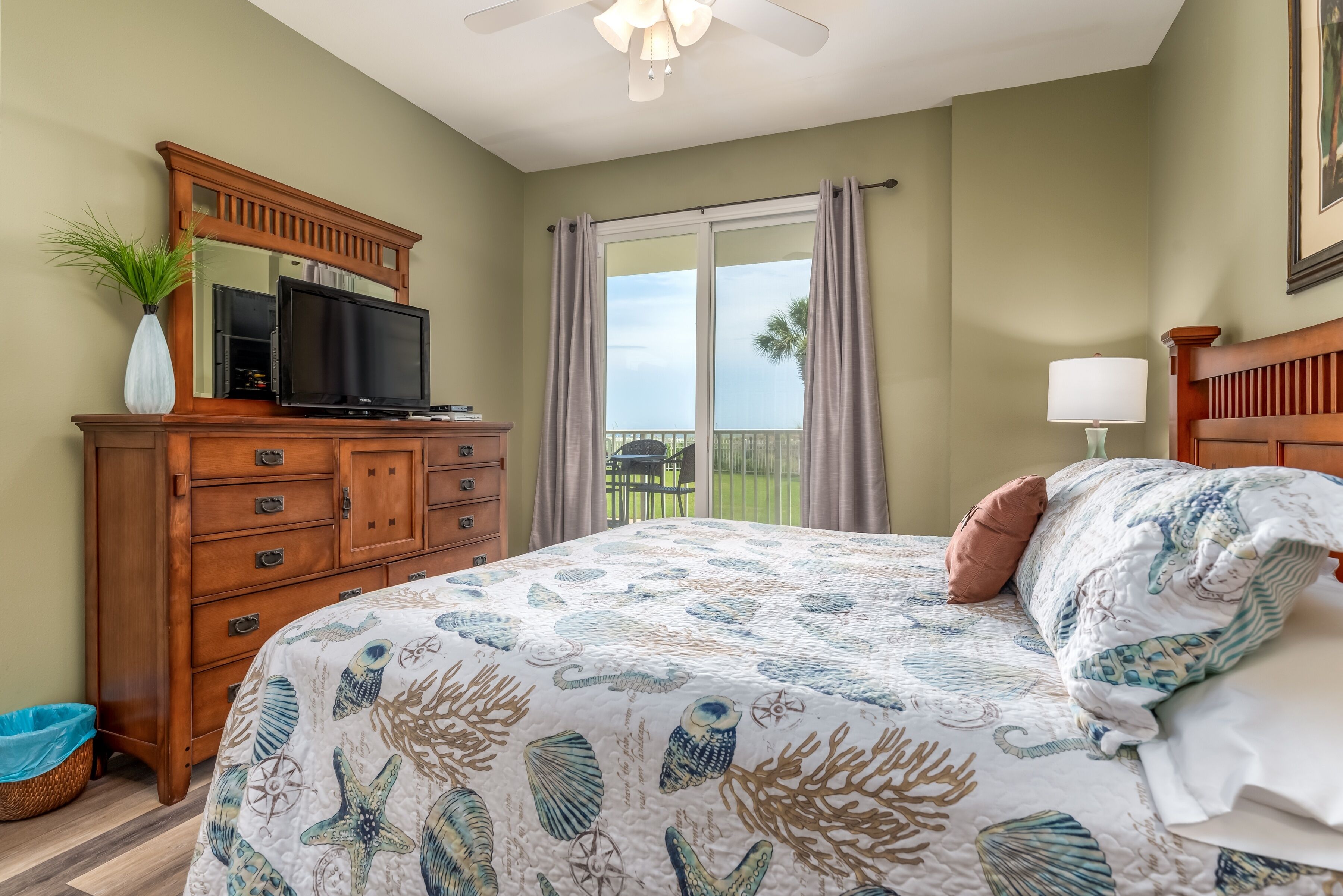 Footprints In The Sand - Beautiful First Floor Walk-out Is Only Steps To The Pool And Beach Boardwalk! 2 Bedroom Condo by Redawning