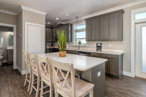 Maison, 5 chambres | Cuisine privée | Réfrigérateur, lave-vaisselle, cafetiÚre-théiÚre