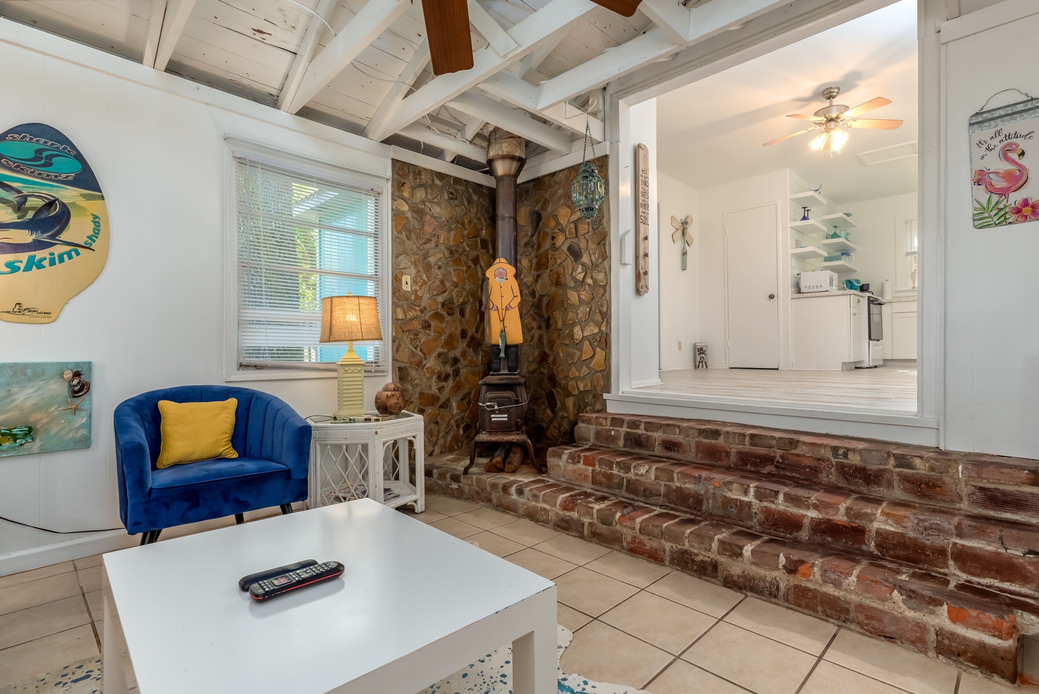 Surf Shack - Fun, Retro Cottage In A Prime Location! Enjoy Your Morning Coffee On The Shaded Deck. 1 Bedroom Home by Redawning