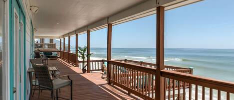 House, 4 Bedrooms | Balcony