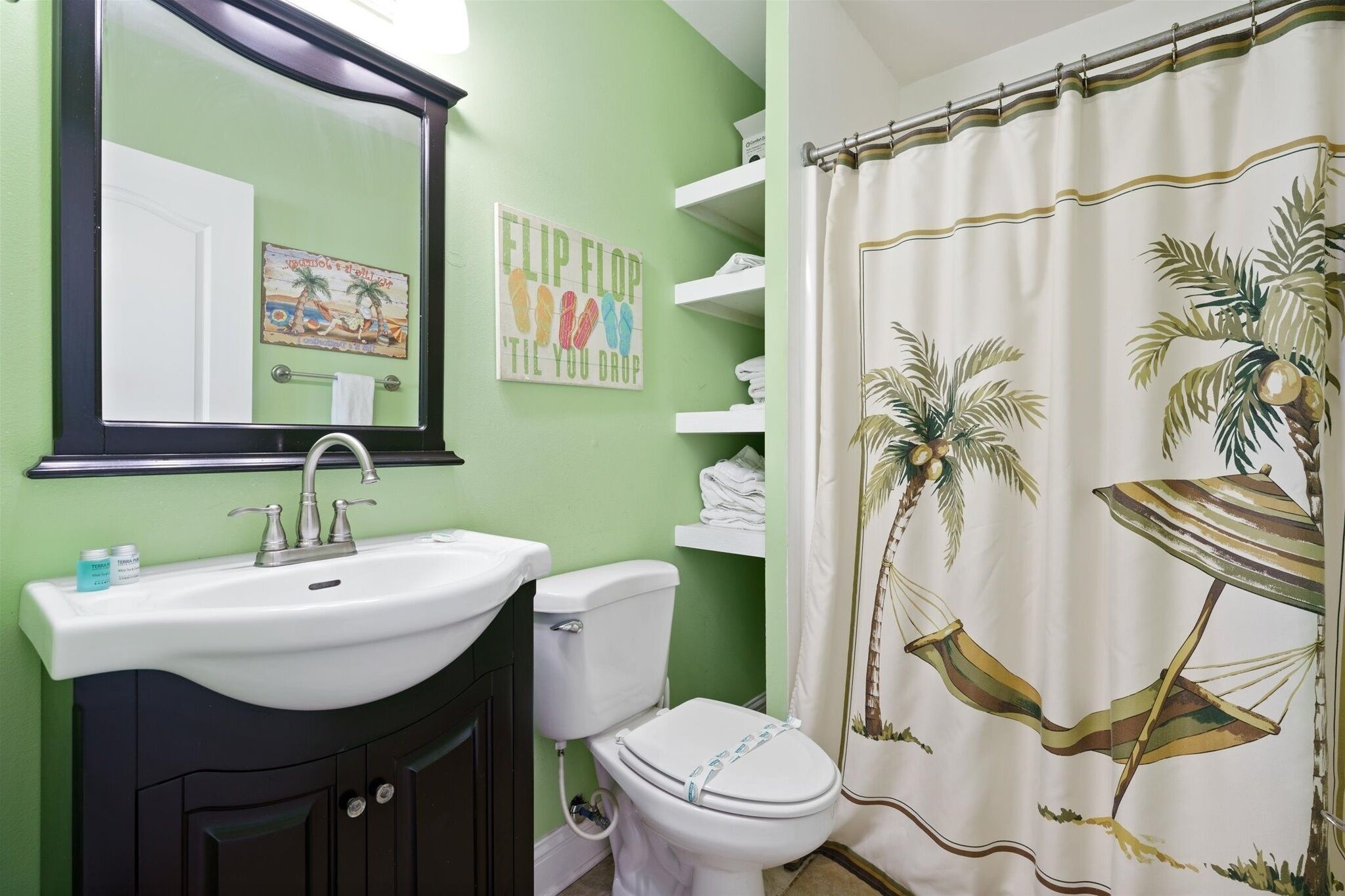 Knee Deep - Amazing Beach Cottage Locates On Sugar White Sands. Great Gulf And Bay Views. 4 Bedroom Home by Redawning