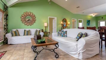 Casa, 4 habitaciones | Sala de estar