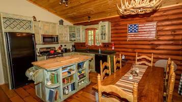 雪櫃、微波爐、焗爐、爐具