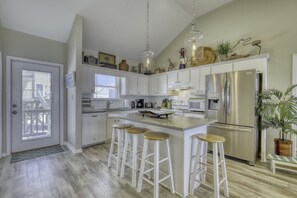 Refrigerador, horno, cafetera/tetera