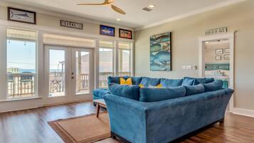 House, 3 Bedrooms | Ruang tamu