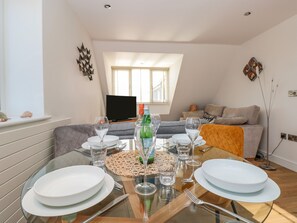 Casa de campo | Cocina privada | Refrigerador, lavavajillas, tetera eléctrica y tostadora 