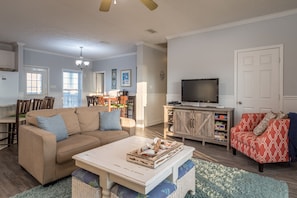 Casa, 4 habitaciones | Área de sala de estar