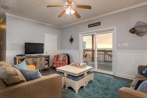 Casa, 4 habitaciones | Área de sala de estar