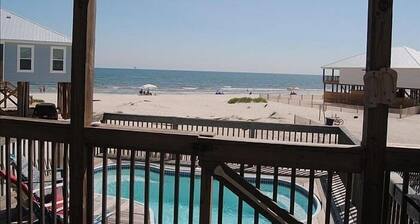 Island Time Ii - Private Pool - Pet Friendly! Only 100 Feet From The Gulf - Built With Amazing Views In Mind! 4 Bedroom Home by RedAwning