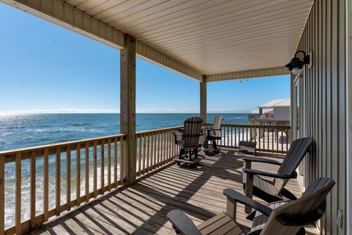 Keywester - Beachfront! Pet Friendly! Sit On The Back Deck And Listen To The Waves Crash. 4 Bedroom Home by RedAwning