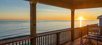 Moasis - Once In A Lifetime Views - 3 Master Suites - Room For Everyone! Make Memories At Moasis! 6 Bedroom Home by RedAwning