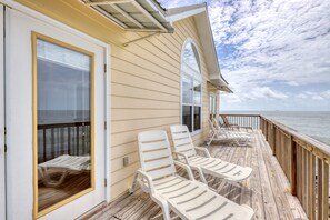 House, 3 Bedrooms | Balcony - Villa Delphinus - Beachfront! And Pet Friendly! Feel The Ocean Breezed And Hear The Waves Lapping Right At Your Doorstep! 3 Bedroom Home by RedAwning (Dauphin Island)
