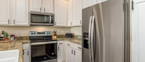 Condo, 3 Bedrooms | Private kitchen