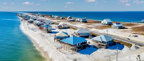 House, 4 Bedrooms | Beach | On the beach