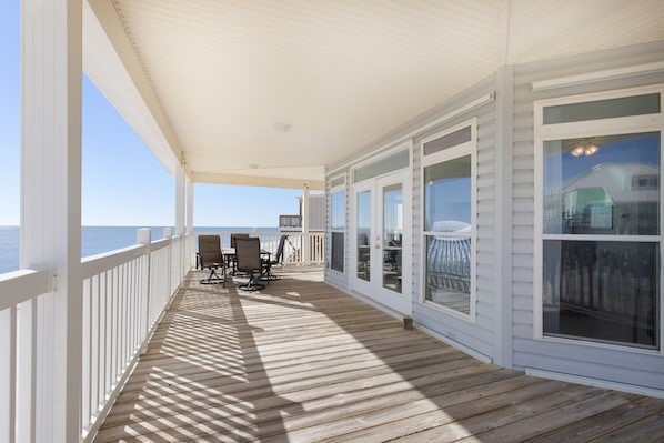 Maison, 3 chambres | Balcon