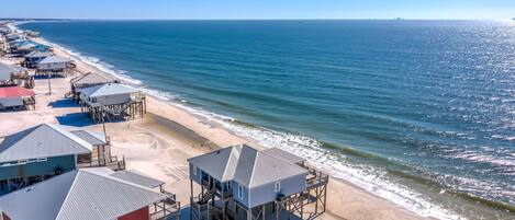 House, 4 Bedrooms | Beach | On the beach