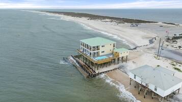 House, 6 Bedrooms | Beach | On the beach, beach towels