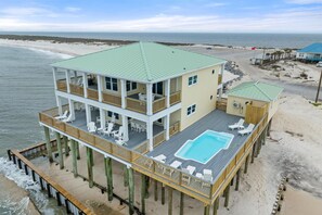 House, 6 Bedrooms | Exterior