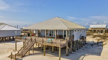 House, 4 Bedrooms | Exterior