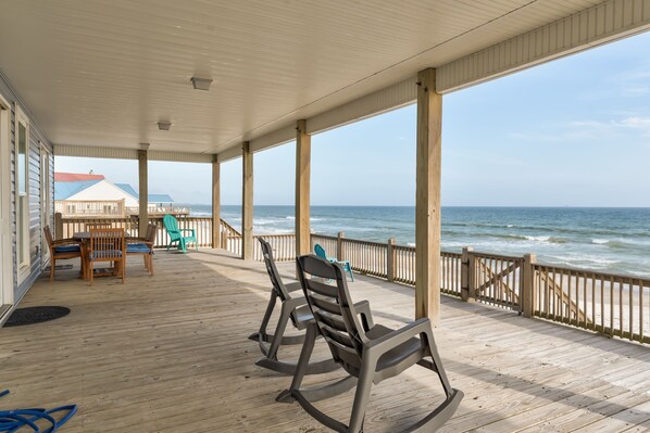 House, 4 Bedrooms | Terrace/patio