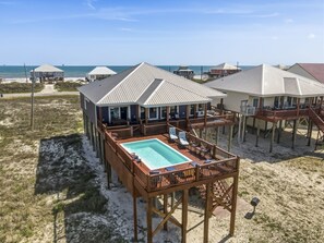 House, 5 Bedrooms | Pool