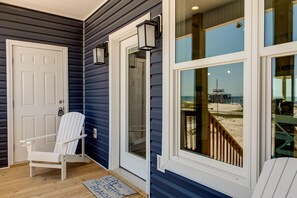 House, 5 Bedrooms | Balcony