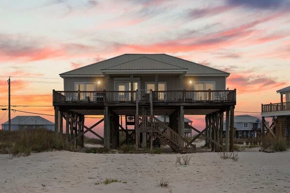 House, 4 Bedrooms | Exterior