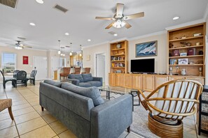 House, 4 Bedrooms | Living area | Streaming services
