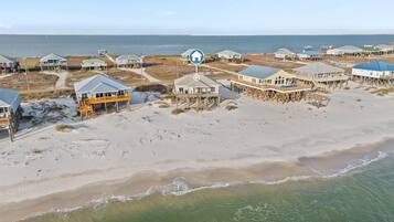 House, 4 Bedrooms | Beach | On the beach