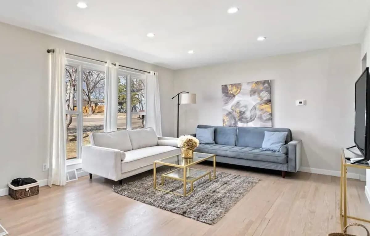 @ Marbella Lane - Modern 4BR Oasis near Olde Town