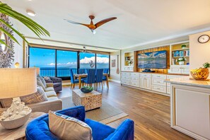Smart TV - Oceanfront Maui Kai|1BR/1BA|Enclosed Lanai|Panoramic Views|A/C| (Lahaina)