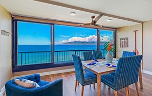 Outdoor dining - Oceanfront Maui Kai|1BR/1BA|Enclosed Lanai|Panoramic Views|A/C| (Lahaina)