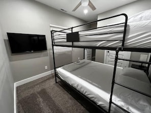 4 Schlafzimmer, Bügeleisen/Bügelbrett, WLAN, Bettwäsche