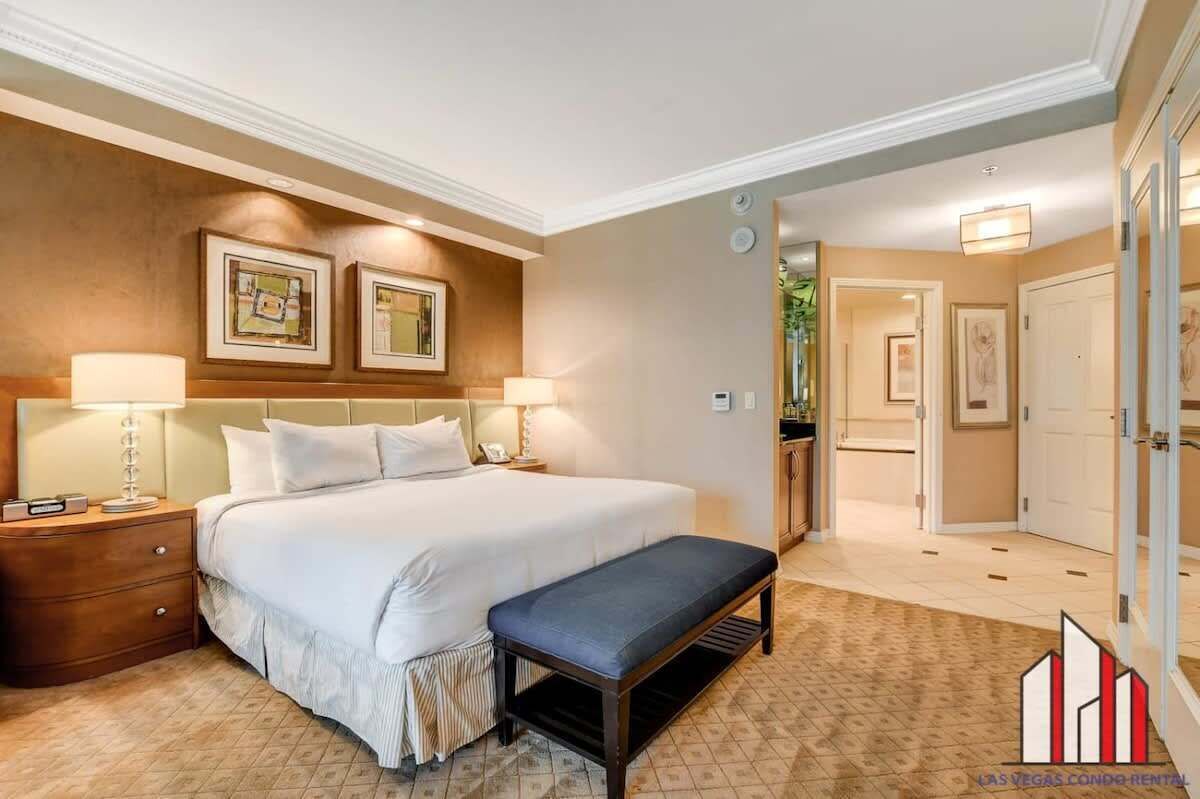 Caja de seguridad en la habitación y escritorio 