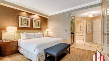 Caja de seguridad en la habitación y escritorio