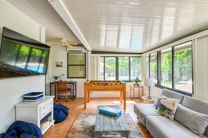 Smart TV, foosball - Sail Away- Lovely Home, Heated Pool, Near Beach, Foosball Table, Pet Friendly (St. Augustine)
