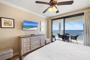 3 slaapkamers, een strijkplank/strijkijzer, gratis wifi, beddengoed