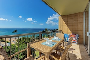 Outdoor dining - Mana Kai Kihei condo between Maui beaches, pool & hot tub, summer deal (KIhei)
