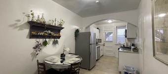 Garden style studio @ Forest Park & City!