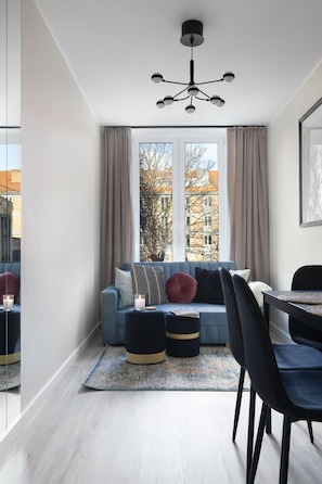 Deluxe Apartment | Living area