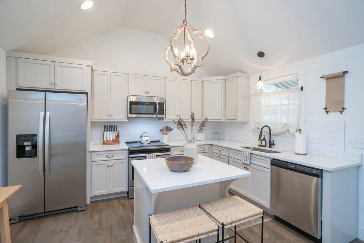 Refrigerador, microondas, horno y parrilla de estufa 