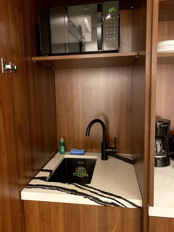 Estúdio | Cortinas blackout, ferros/tábuas de passar roupa, Wi-Fi de cortesia