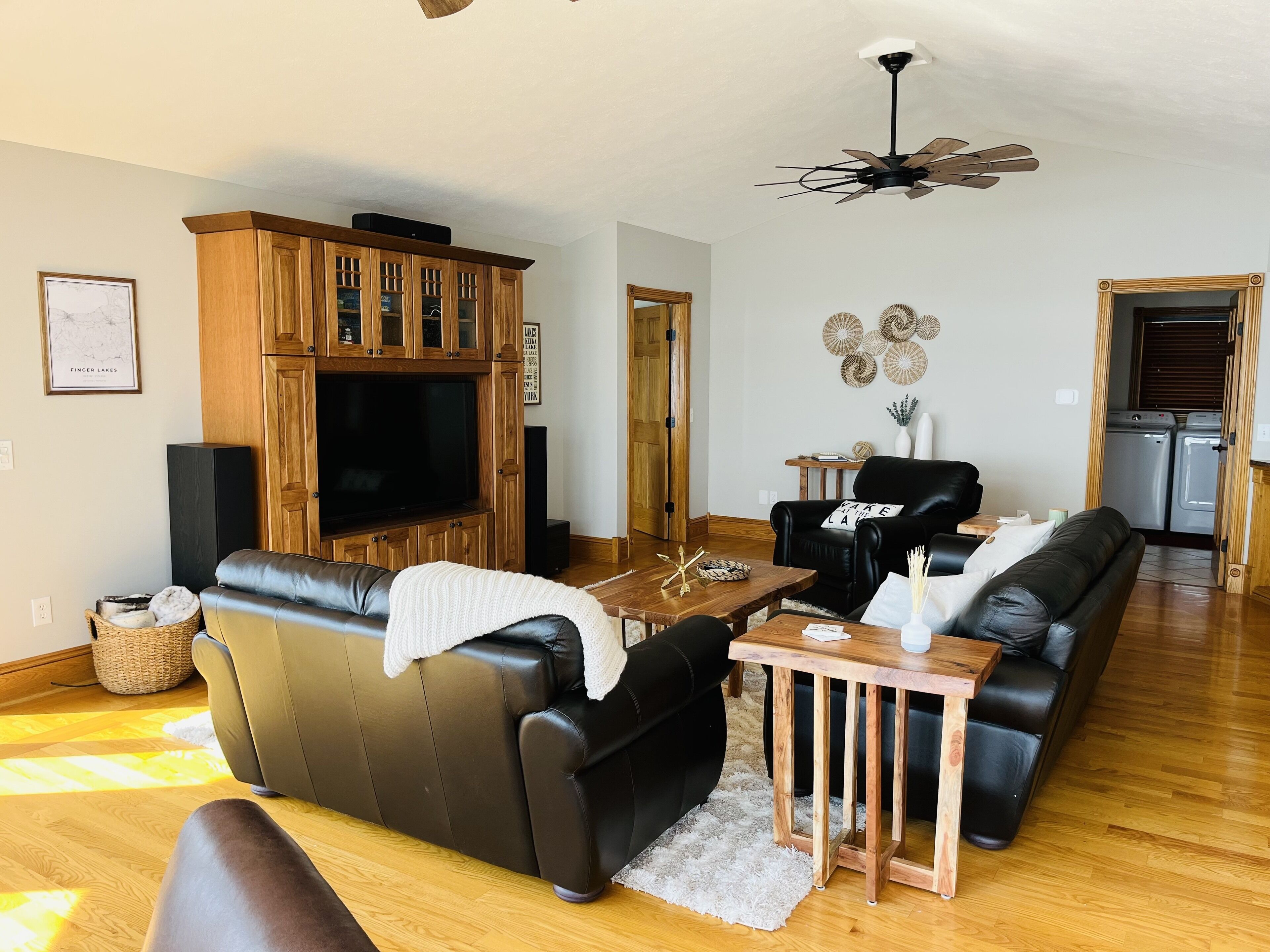 Beautiful, 5 bedroom, waterfront property on Cayuga lake!
