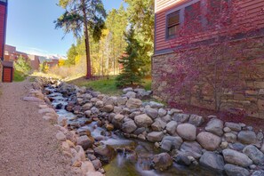 Property grounds - Ski-in condo located 1 block from Main St w/ hot tubs, Covered parking, Fantasti (Breckenridge)