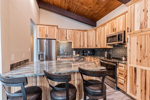 Microwave, stovetop, dishwasher, coffee/tea maker - Fireplace, Private Balcony, River/Forest Views! (Breckenridge)