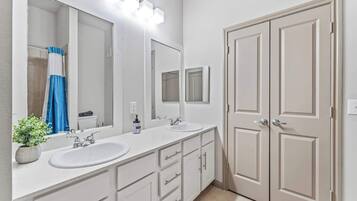 淋浴設備、風筒、提供毛巾