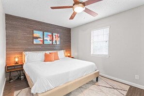 2 Schlafzimmer, Schreibtisch, Bügeleisen/Bügelbrett, WLAN