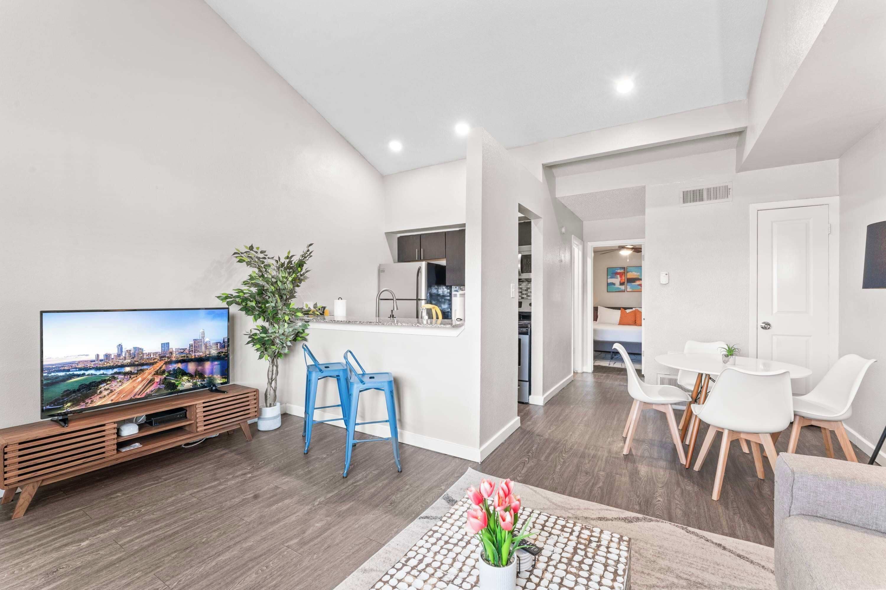 1 bedroom, desk, iron/ironing board, WiFi